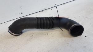 Used Air intake hose Opel Signum (F48) 2.2 DGI 16V Price € 15,00 Margin scheme offered by Autodemontagebedrijf Smit