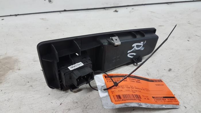 Electric window switch from a Fiat Grande Punto (199) 1.4 2006