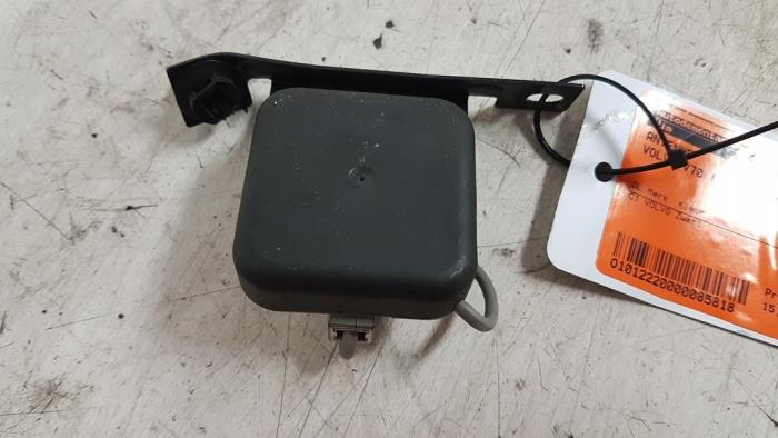 Begagnade Antenn Volvo V70 (SW) 2.4 20V 140 Pris € 15,00 Marginaltabell erbjuds av Autodemontagebedrijf Smit