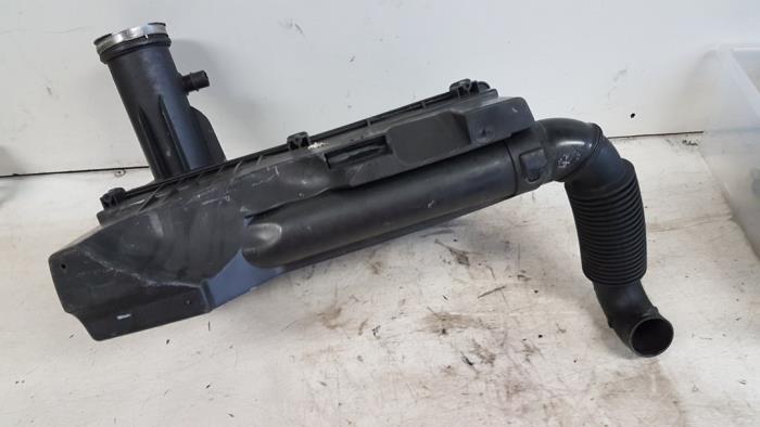 Begagnade Luftfilterhus Citroen C2 (JM) 1.4 Pris € 20,00 Marginaltabell erbjuds av Autodemontagebedrijf Smit