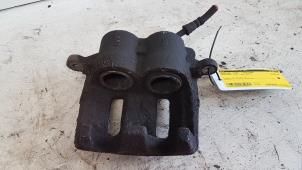 Used Front brake calliper, left Mercedes Vito (639.6) 2.2 109 CDI 16V Price € 25,00 Margin scheme offered by Autodemontagebedrijf Smit