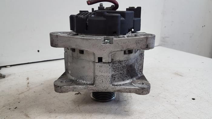 Gebrauchte Dynamo Renault Grand Scénic II (JM) 2.0 16V Preis € 30,00 Margenregelung angeboten von Autodemontagebedrijf Smit