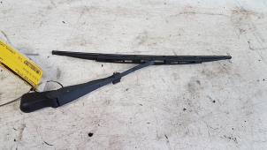 Used Rear wiper arm Chevrolet Aveo (250) 1.2 16V Price € 10,00 Margin scheme offered by Autodemontagebedrijf Smit