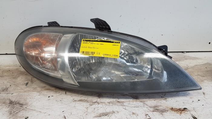 Używane Reflektor prawy Chevrolet Lacetti (KLAN) 1.4 16V Cena € 30,00 Procedura marży oferowane przez Autodemontagebedrijf Smit