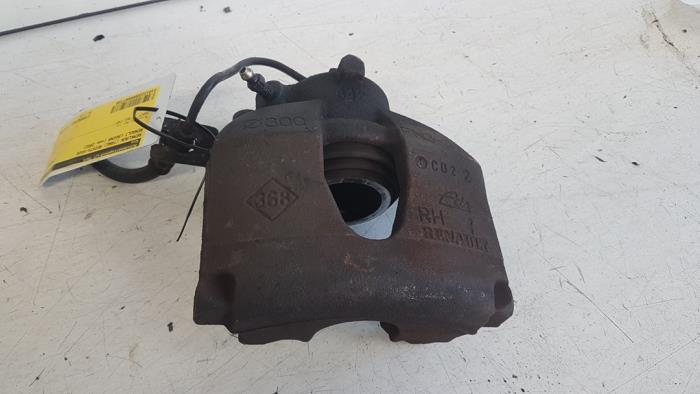 Gebrauchte Bremszange rechts vorne Renault Laguna II (BG) 1.8 16V Preis € 15,00 Margenregelung angeboten von Autodemontagebedrijf Smit