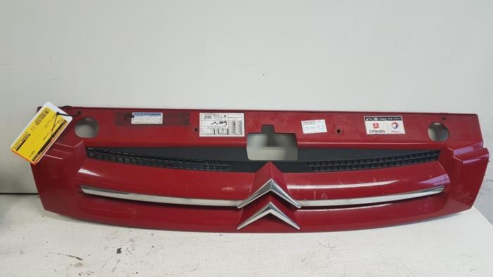 Używane Grill Citroen Berlingo Cinqspace, Multispace 1.6 16V Cena € 25,00 Procedura marży oferowane przez Autodemontagebedrijf Smit