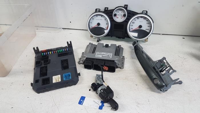 Used Ignition lock + computer Peugeot 207/207+ (WA/WC/WM) 1.4 16V VTi Price € 100,00 Margin scheme offered by Autodemontagebedrijf Smit