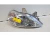 Headlight, right from a Kia Rio (DC12), 2000 / 2005 1.3 RS,LS, Saloon, 4-dr, Petrol, 1.343cc, 55kW (75pk), FWD, A3E, 2000-07 / 2003-01, DC12 2002