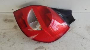 Used Taillight, right Renault Clio III (BR/CR) 1.2 16V 75 Price € 10,00 Margin scheme offered by Autodemontagebedrijf Smit