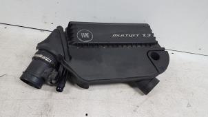 Używane Obudowa filtra powietrza Fiat Grande Punto (199) 1.3 JTD Multijet 16V 85 Actual Cena € 30,00 Procedura marży oferowane przez Autodemontagebedrijf Smit