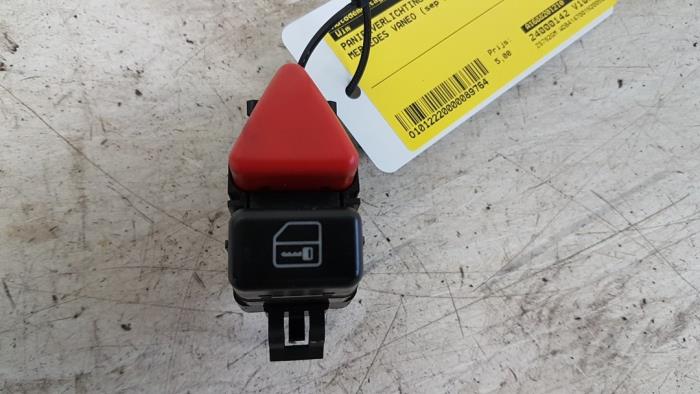 Panic lighting switch from a Mercedes-Benz Vaneo (W414) 1.7 CDI 16V 2002