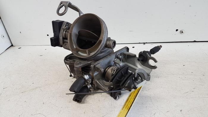 Throttle body from a BMW 5 serie (E39) 528i 24V 1996