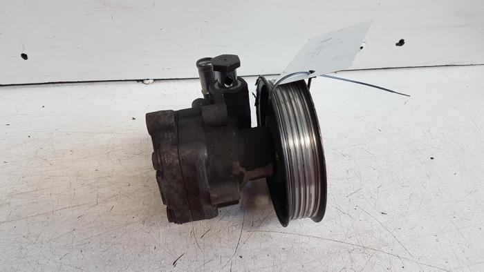 Usagé Pompe de direction Volkswagen Transporter T5 1.9 TDi Prix € 80,00 Règlement à la marge proposé par Autodemontagebedrijf Smit