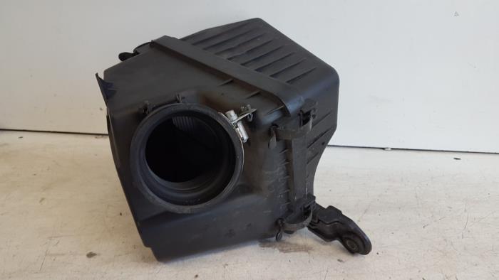 Gebrauchte Luftfiltergehäuse Kia Opirus 3.5 V6 24V Preis auf Anfrage angeboten von Autodemontagebedrijf Smit