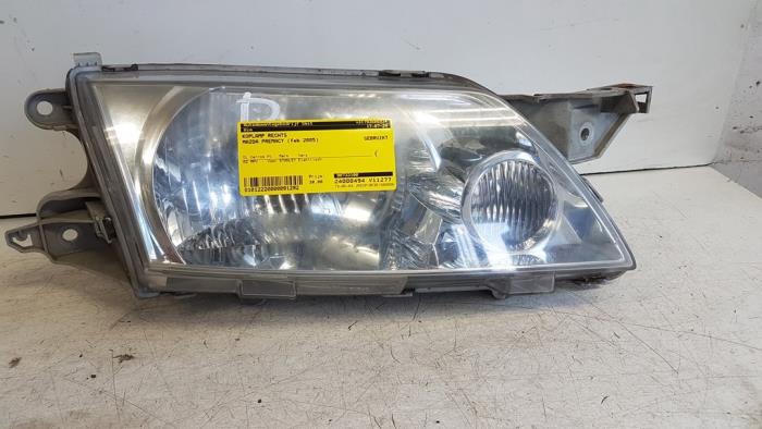 Używane Reflektor prawy Mazda Premacy 1.8 16V Cena € 30,00 Procedura marży oferowane przez Autodemontagebedrijf Smit