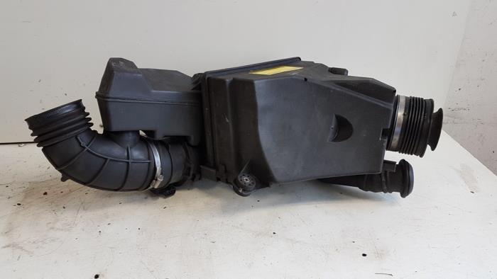 Begagnade Luftfilterhus BMW 5 serie Touring (E39) 530d 24V Pris € 25,00 Marginaltabell erbjuds av Autodemontagebedrijf Smit