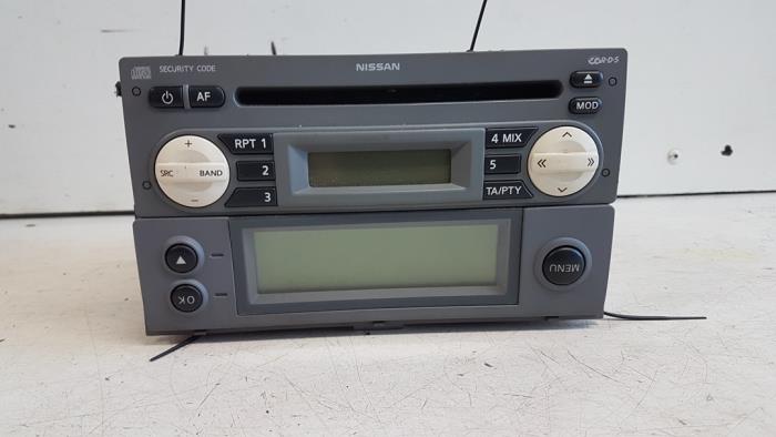 Używane Odtwarzacz CD Nissan Micra (K12) 1.2 16V Cena € 45,00 Procedura marży oferowane przez Autodemontagebedrijf Smit
