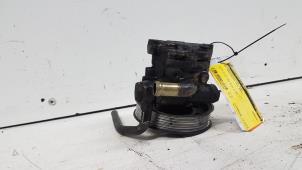 Usagé Pompe de direction Volkswagen Transporter T5 1.9 TDi Prix € 50,00 Règlement à la marge proposé par Autodemontagebedrijf Smit