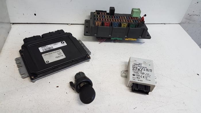 Used Ignition lock + computer BMW Mini (R50/53) 1.6 16V One Price € 100,00 Margin scheme offered by Autodemontagebedrijf Smit