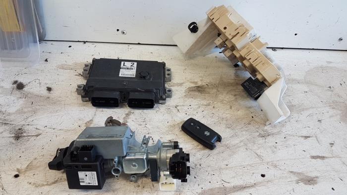Used Ignition lock + computer Suzuki SX4 (EY/GY) 1.6 16V VVT Grip 4x4 Price € 190,00 Margin scheme offered by Autodemontagebedrijf Smit