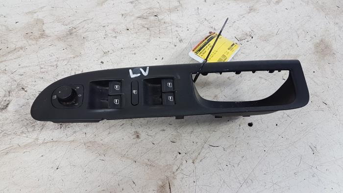 Usados Interruptor combinado de ventanillas Volkswagen Passat Variant (3C5) 1.8 TSI 16V Precio € 10,00 Norma de margen ofrecido por Autodemontagebedrijf Smit