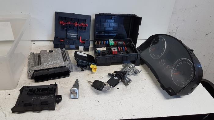 Used Ignition lock + computer Volkswagen Golf Plus (5M1/1KP) 1.4 TSI 140 16V Price € 250,00 Margin scheme offered by Autodemontagebedrijf Smit