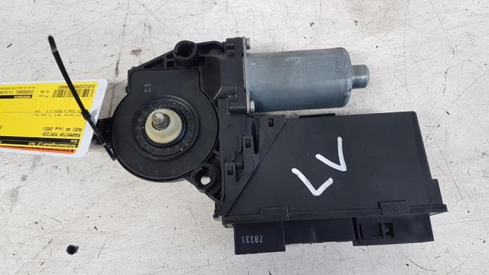 Door window regulator motor