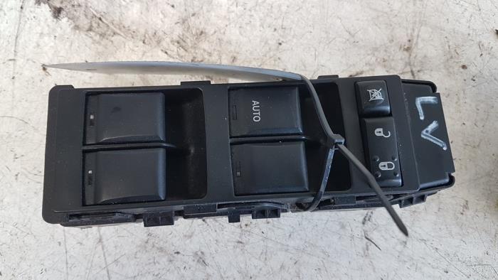 Używane Przelacznik combi okienny Dodge Caliber 1.8 16V Cena € 15,00 Procedura marży oferowane przez Autodemontagebedrijf Smit