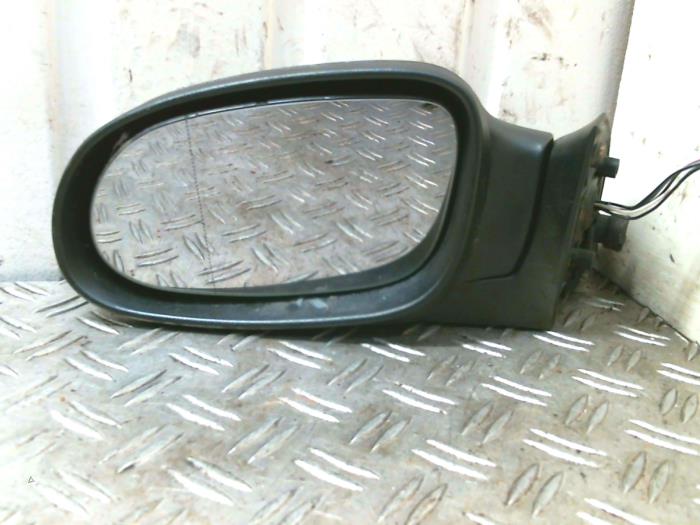Außenspiegel links van een Mercedes-Benz A (W168) 1.7 A-170 CDI 16V 1999