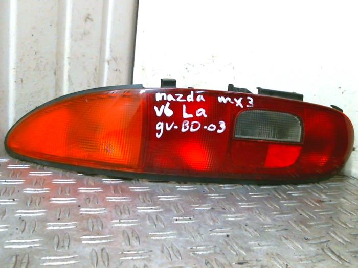 Tylne swiatlo pozycyjne lewe z Mazda MX-3 1.8i V6 24V 1993