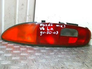Używane Tylne swiatlo pozycyjne lewe Mazda MX-3 1.8i V6 24V Cena € 30,00 Procedura marży oferowane przez Autodemontagebedrijf Smit