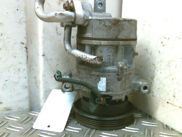 Air conditioning pump from a Fiat Stilo MW (192C) 1.9 JTD 80 2004