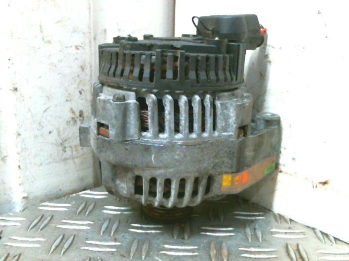 Begagnade Dynamo BMW 5 serie (E39) 525 tds Pris € 50,00 Marginaltabell erbjuds av Autodemontagebedrijf Smit