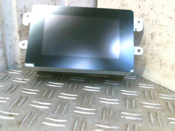 Begagnade Innerdisplay Nissan Almera Tino Pris € 65,00 Marginaltabell erbjuds av Autodemontagebedrijf Smit
