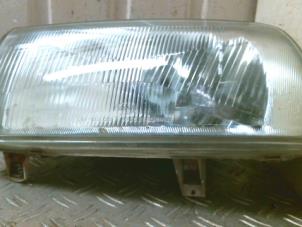 Used Headlight, left Volkswagen Vento (1H2) 1.9 TDI Price € 30,00 Margin scheme offered by Autodemontagebedrijf Smit