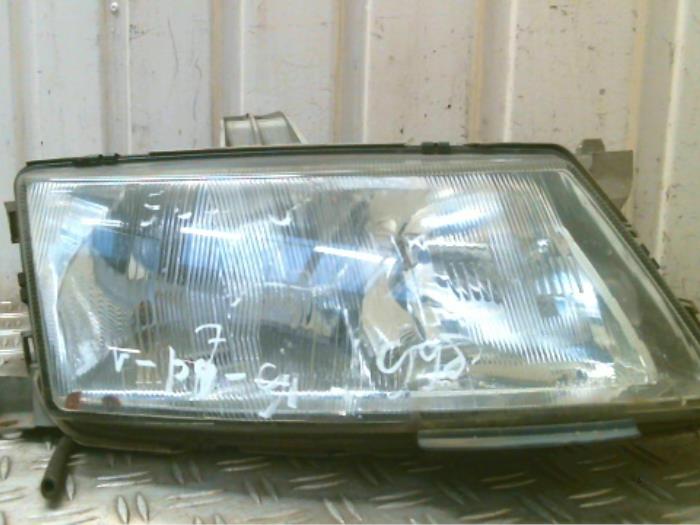 Headlight, right from a Saab 9-5 (YS3E) 2.3t 16V 1998