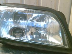 Used Headlight, right Audi A6 Avant (C4) 2.6 V6 Price € 35,00 Margin scheme offered by Autodemontagebedrijf Smit