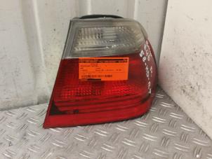 Used PCB, left taillight BMW 3 serie (E46/4) 320d 16V Price € 35,00 Margin scheme offered by Autodemontagebedrijf Smit