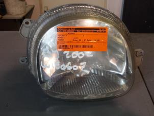 Używane Reflektor prawy Renault Twingo (C06) 1.2 Cena € 30,00 Procedura marży oferowane przez Autodemontagebedrijf Smit