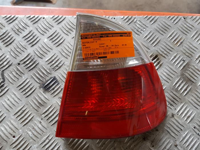 Taillight, right from a BMW 3 serie Touring (E46/3) 318i 2000