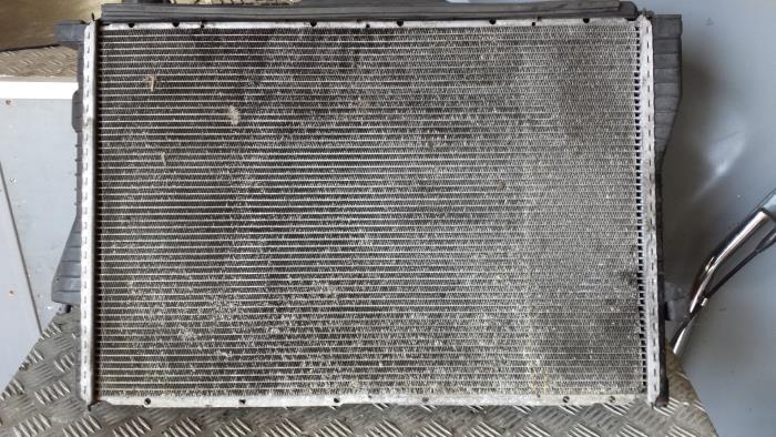 Gebrauchte Kühler BMW 7 serie (E38) 728iA,iA Executive 24V Preis € 50,00 Margenregelung angeboten von Autodemontagebedrijf Smit