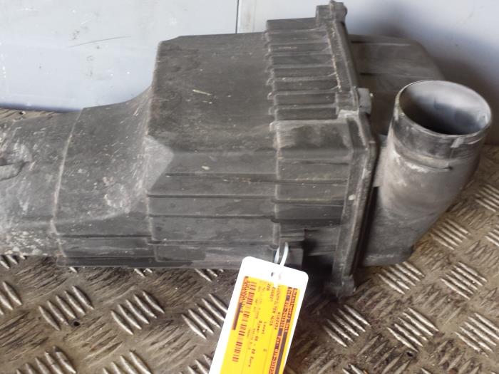 Begagnade Luftfilterhus Peugeot 206 (2A/C/H/J/S) 1.6 XS,XT Pris € 25,00 Marginaltabell erbjuds av Autodemontagebedrijf Smit