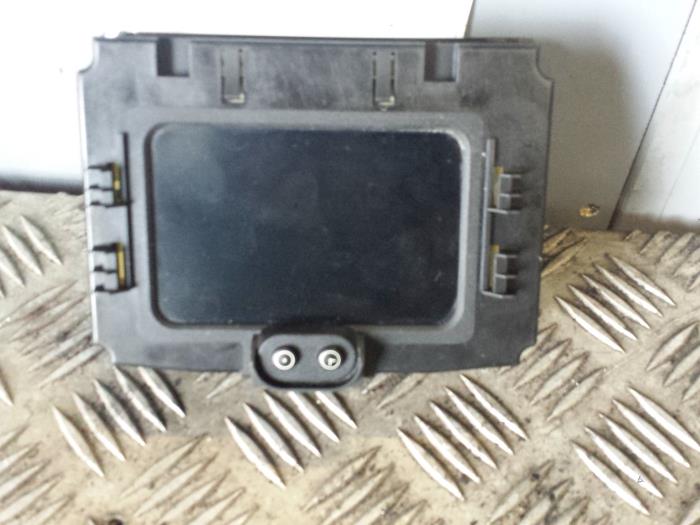 Begagnade Innerdisplay Opel Zafira (F75) 1.8 16V Pris € 50,00 Marginaltabell erbjuds av Autodemontagebedrijf Smit