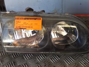 Used Headlight, right Mitsubishi L400 Price € 45,00 Margin scheme offered by Autodemontagebedrijf Smit