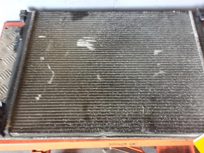 Used Radiator Nissan Primastar 1.9 dCi 80 Price € 90,00 Margin scheme offered by Autodemontagebedrijf Smit