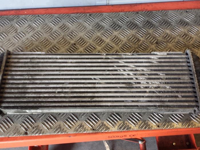 Usados Intercooler Nissan Primastar 1.9 dCi 80 Precio € 95,00 Norma de margen ofrecido por Autodemontagebedrijf Smit