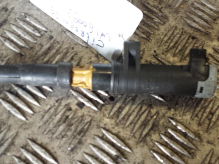 Pen ignition coil from a Renault Clio 2000