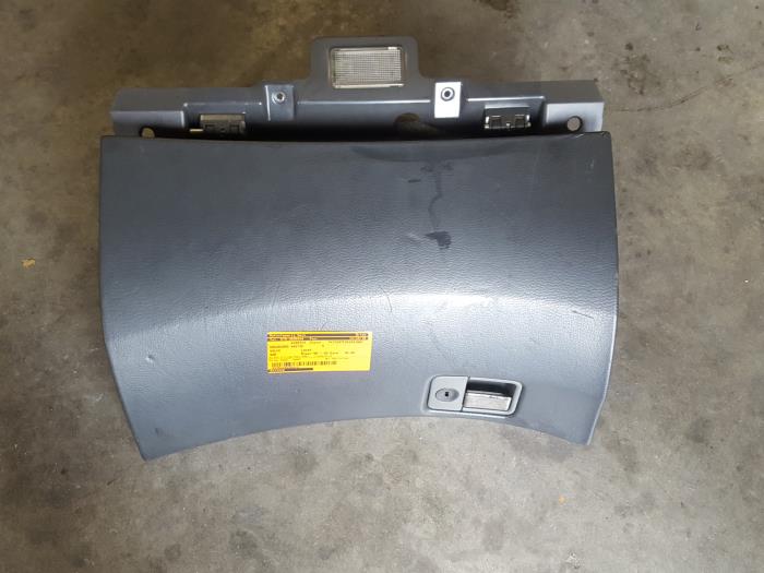 Begagnade Handskfack Volvo S80 (TR/TS) 2.9 SE 24V Pris € 30,00 Marginaltabell erbjuds av Autodemontagebedrijf Smit