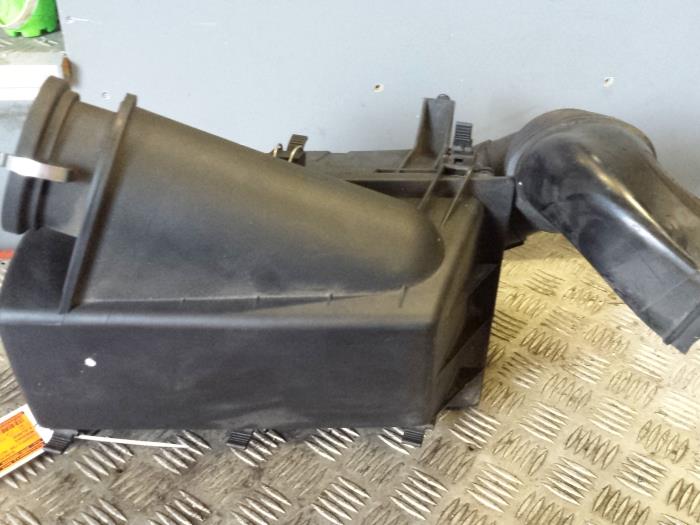Begagnade Luftfilterhus Mercedes E Combi (S210) 3.2 E-320 V6 18V Pris € 30,00 Marginaltabell erbjuds av Autodemontagebedrijf Smit