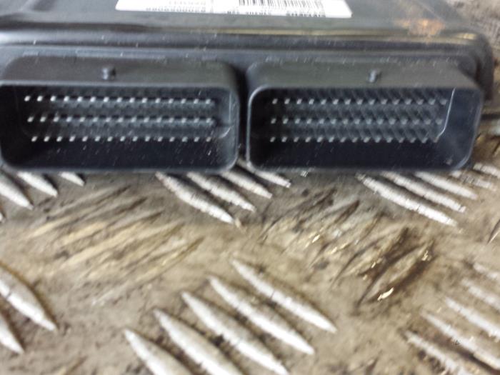 Injection computer from a Renault Twingo (C06) 1.2 2002